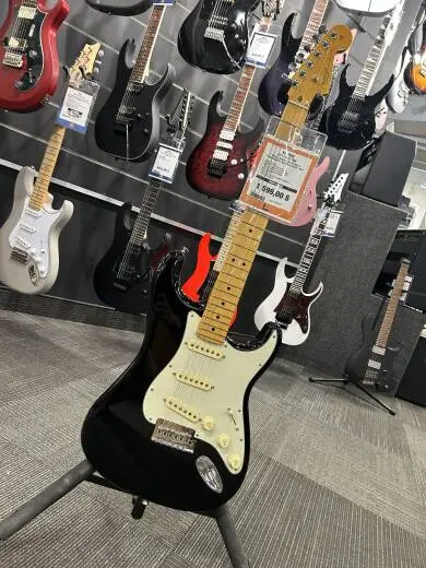 FENDER AM PRO II STRAT MN BLK 2